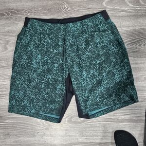 Mens Lululemon THE short. Like New Xxl, Slim Fit